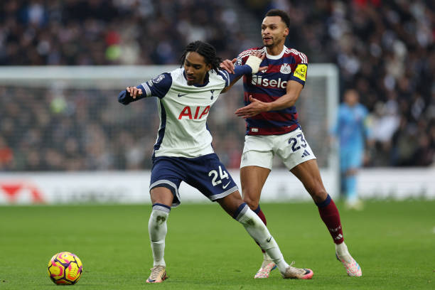 一位女生提 一位女生提