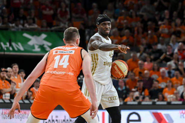 去年辽宁铁 去年辽宁铁